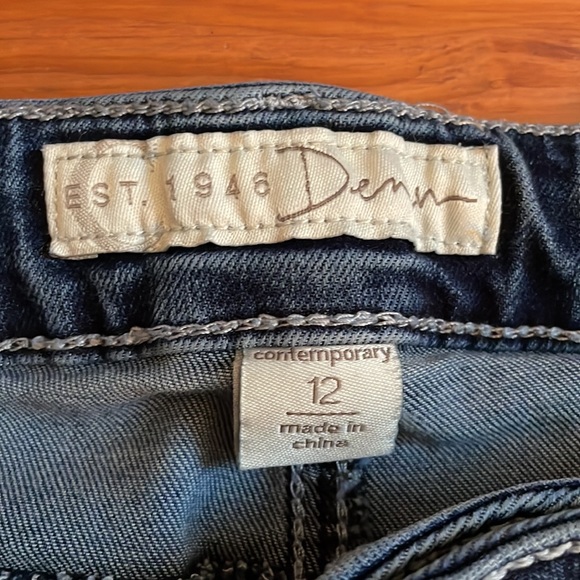 EST. 1946 Contemporary Capri Jeans - Picture 9 of 10